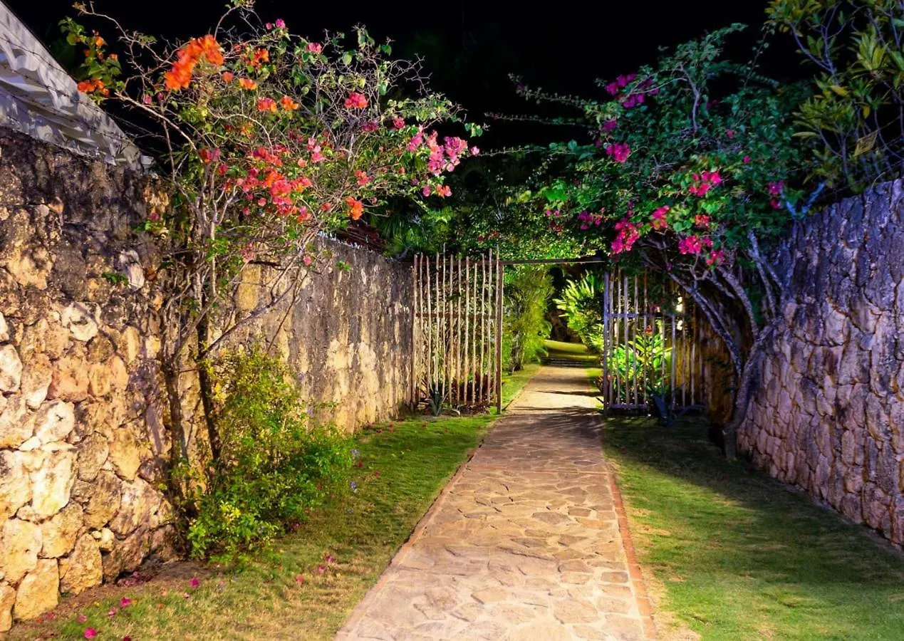 Villa San Lucas 拉斯特拉纳斯